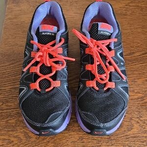 Nike Women's Black and Purple Athletic Shoes